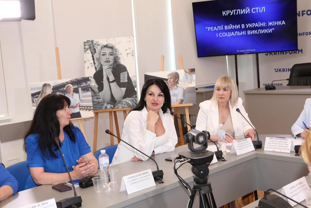круглого столу «Реалії війни в Україні: жінка і соціальні виклики»