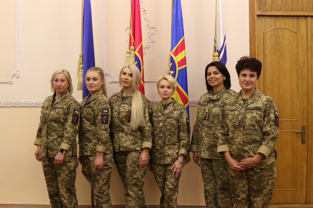 Міністерство оборони України перезентувало жіночу форму