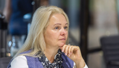 Олена Жмуріна